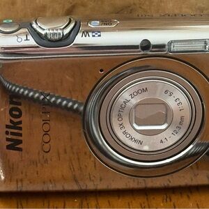 Nikon COOLPIX S01 digital camera